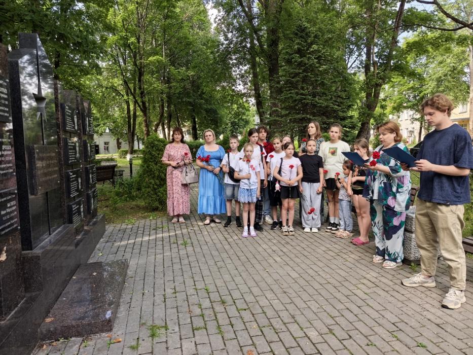 Торжественный митинг в Стругах Красных