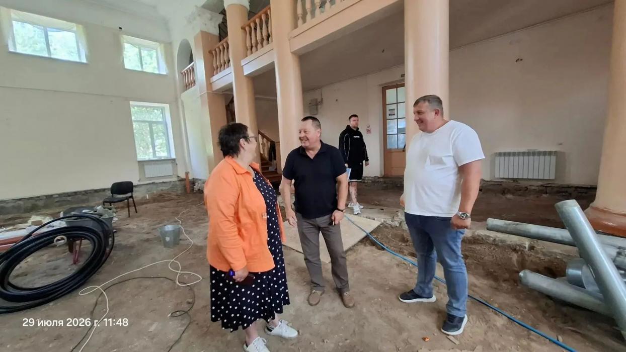 Здание Порховского краеведческого музея продолжают ремонтировать