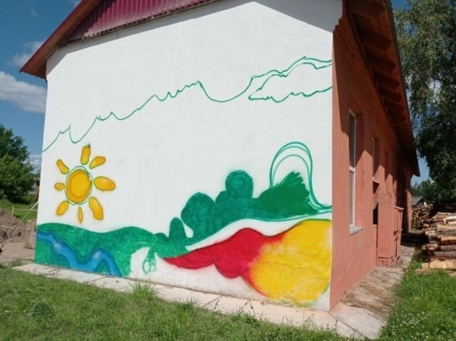 Мастер-класс по росписи стены прошёл в Красногородске
