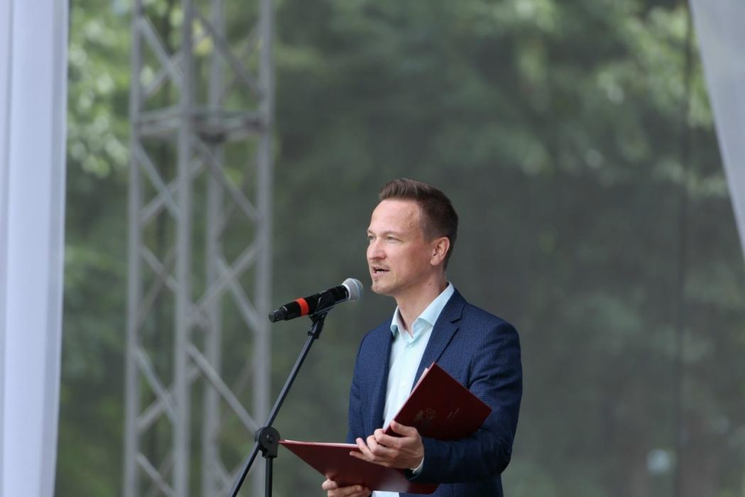 «Псковский выпускной – 2026» проходит в Зелёном театре