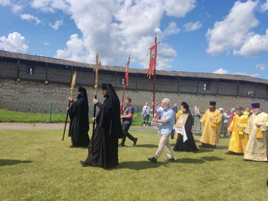 Торжественный молебен в память княгини Ольги в Псковском кремле
