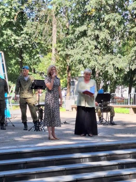 День города отметили в сквере у Дома офицеров