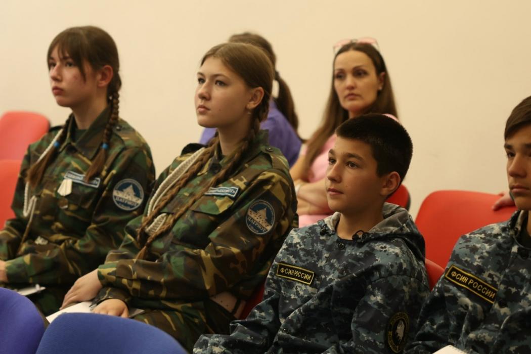 Псков и Курск объединяют усилия: школы двух регионов подписали договор о сотрудничестве в рамках Марша мира