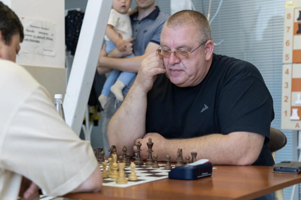 Команда администрации Пскова победила в спартакиаде госслужащих