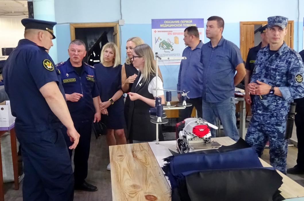 ИК-6 УФСИН России по Псковской области с рабочим визитом посетили представители правительства Псковской области