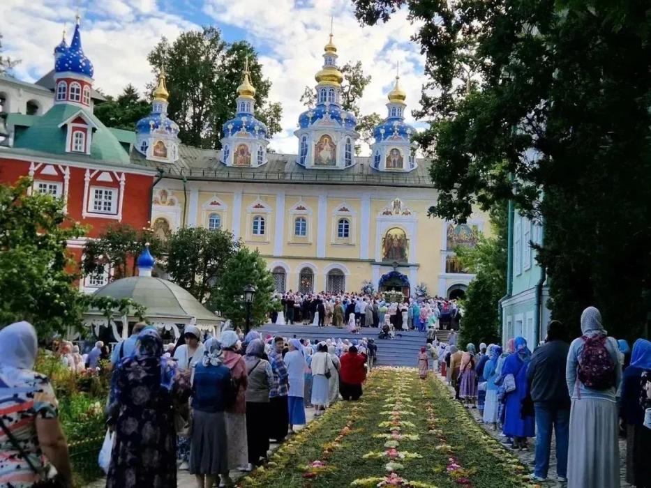  Успение Пресвятой Богородицы для Псковской земли – престольный праздник Псково-Печерского монастыря