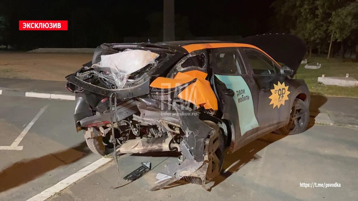 Пьяный водитель Chevrolet устроила тройное ДТП с пострадавшими в Пскове