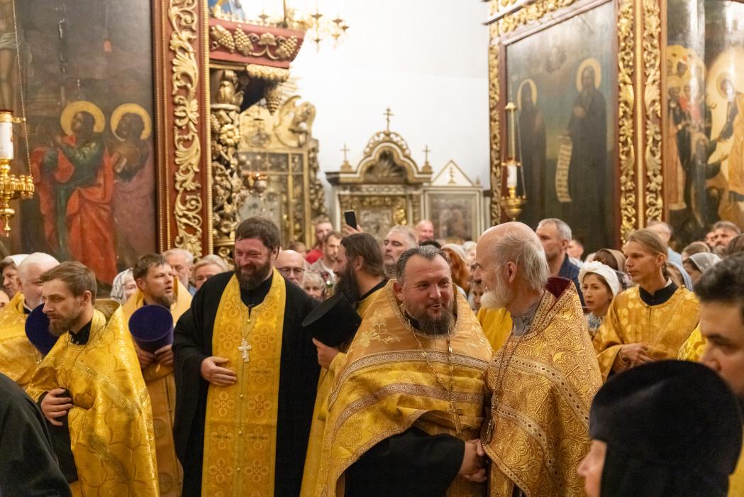 Поклониться святыне: мощи святителя Спиридона Тримифунтского в Троицком соборе в Пскове