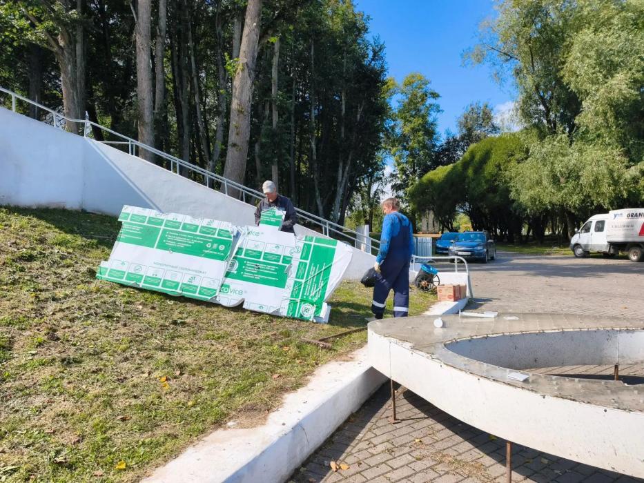 Новую световую конструкцию к 860-летию города устанавливают на крепостном валу в Великих Луках 