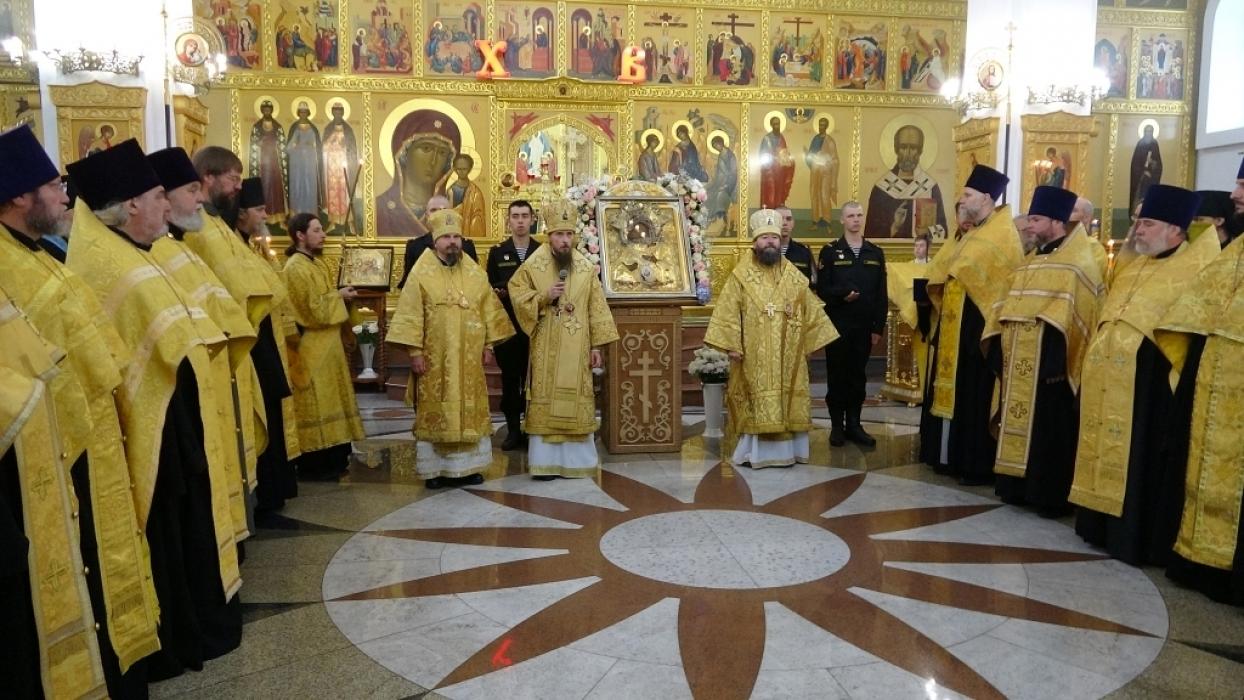 Торжественная встреча чудотворной иконы Божией Матери «Умиление»
