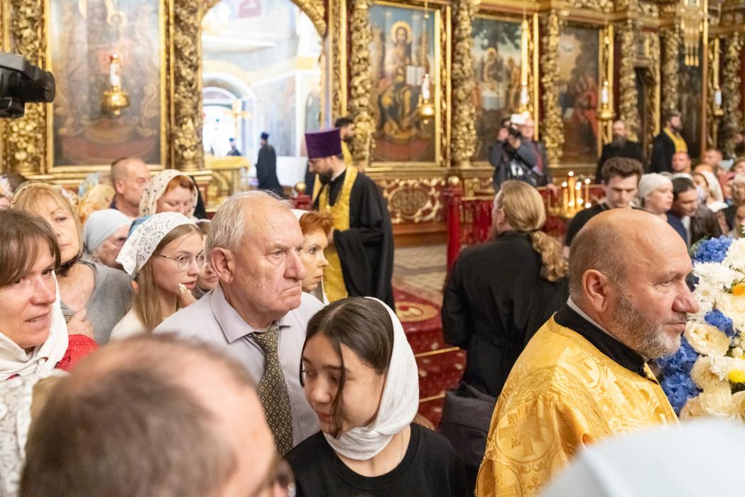 Поклониться святыне: мощи святителя Спиридона Тримифунтского в Троицком соборе в Пскове