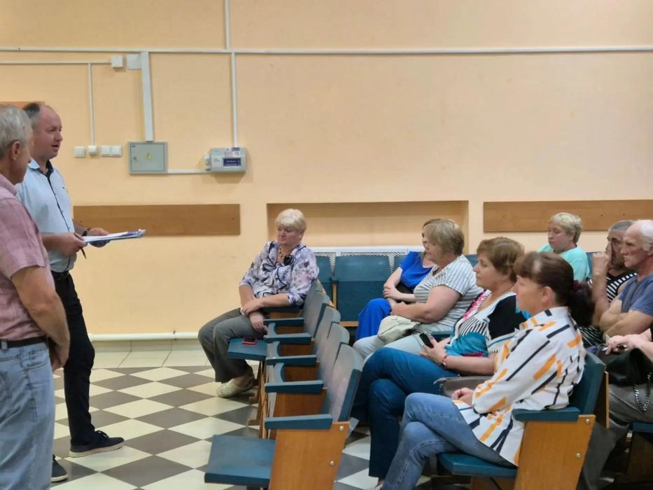 Депутат Андрей Козлов провел встречу с жителями деревни Захарино