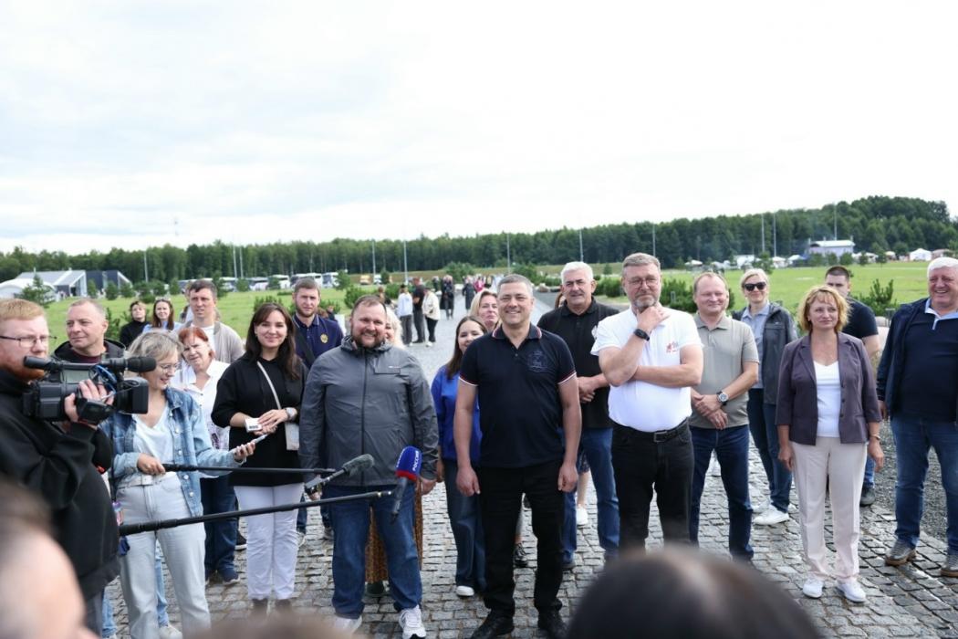 Сенатор Косачёв и губернатор Ведерников встретились с участниками программы «Здравствуй, Россия!» в Гдовском районе