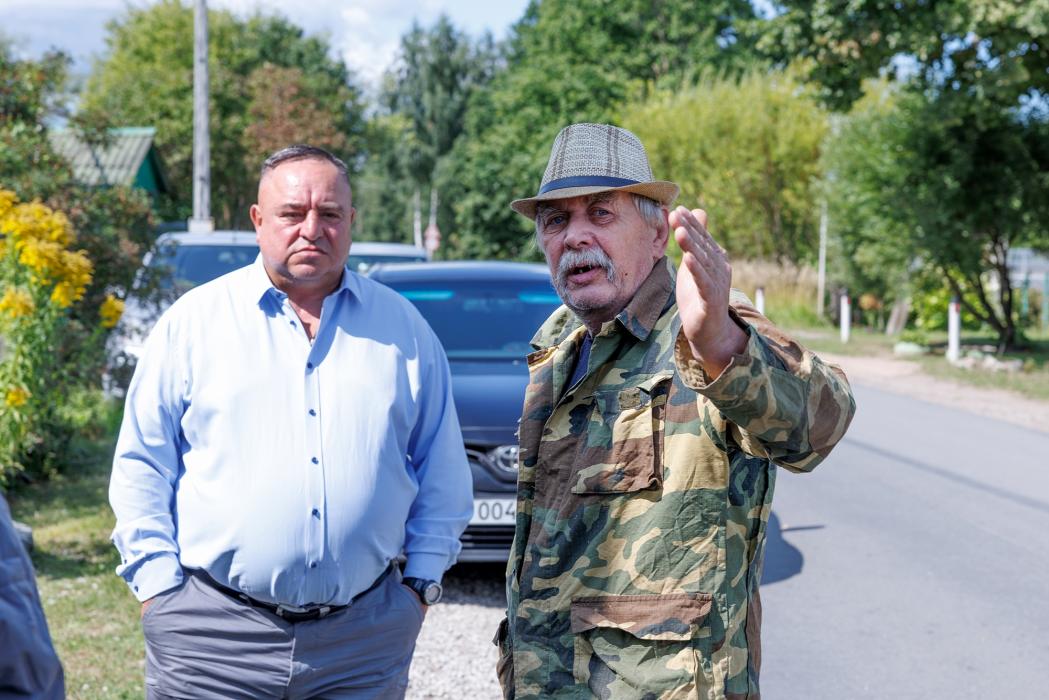 Депутат Алексей Севастьянов обсудил с жителями Псковкирпича вопросы безопасности на улице Чернышевского