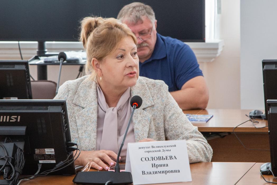 Депутаты обсудили развитие Великих Лук на рабочей встрече в администрации города