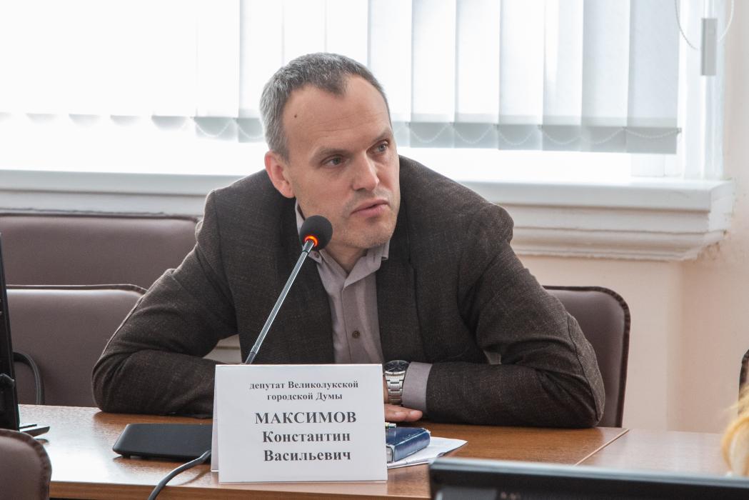 Депутаты обсудили развитие Великих Лук на рабочей встрече в администрации города