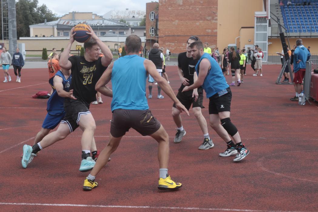 Спорт, единство и рекорды: как Псков отмечает День физкультурника