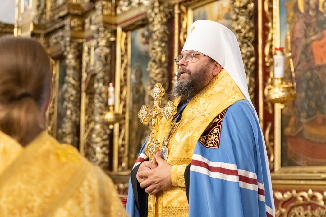 Поклониться святыне: мощи святителя Спиридона Тримифунтского в Троицком соборе в Пскове