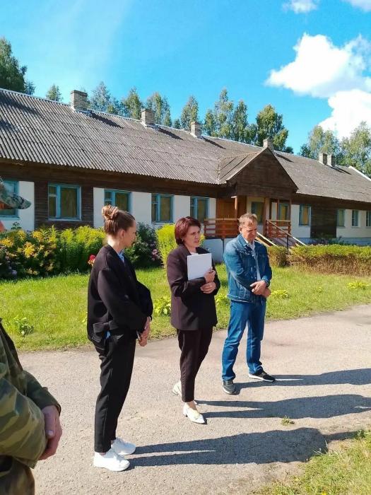 Жители трёх деревень Палкинского округа встретились с представителями власти