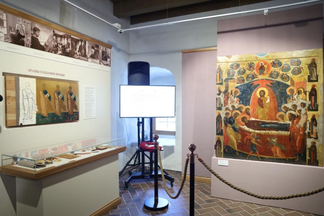 Спасённую икону «Успение Богоматери» XVI века представили псковичам