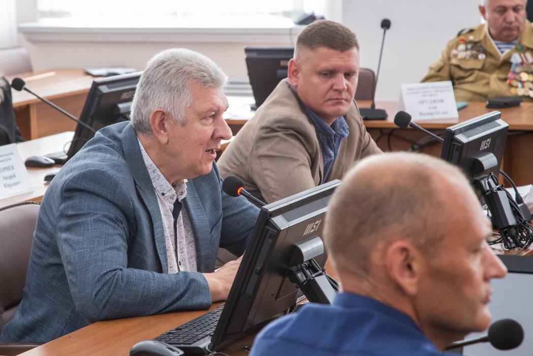 Депутаты обсудили развитие Великих Лук на рабочей встрече в администрации города