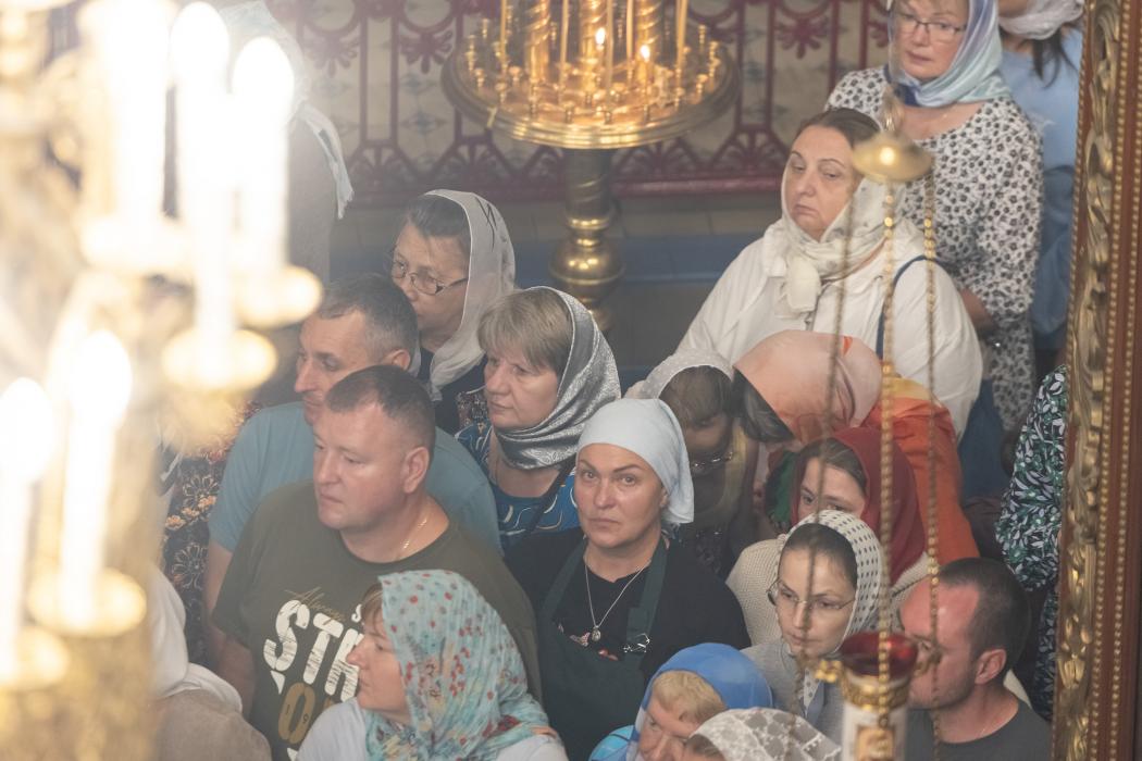 Поклониться святыне: мощи святителя Спиридона Тримифунтского в Троицком соборе в Пскове