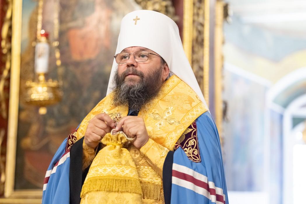 Поклониться святыне: мощи святителя Спиридона Тримифунтского в Троицком соборе в Пскове