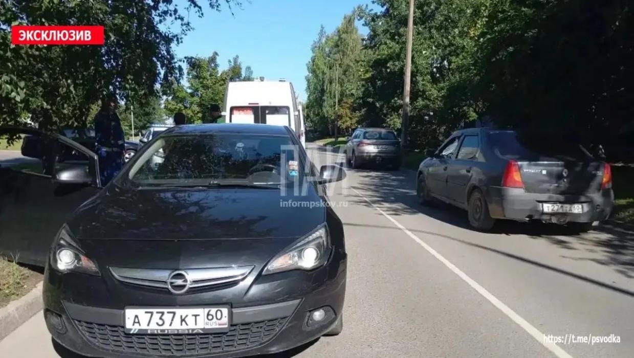 Авария в Пскове на улице Западной