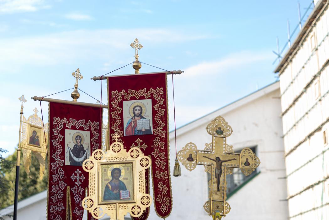 Поклониться святыне: мощи святителя Спиридона Тримифунтского в Троицком соборе в Пскове