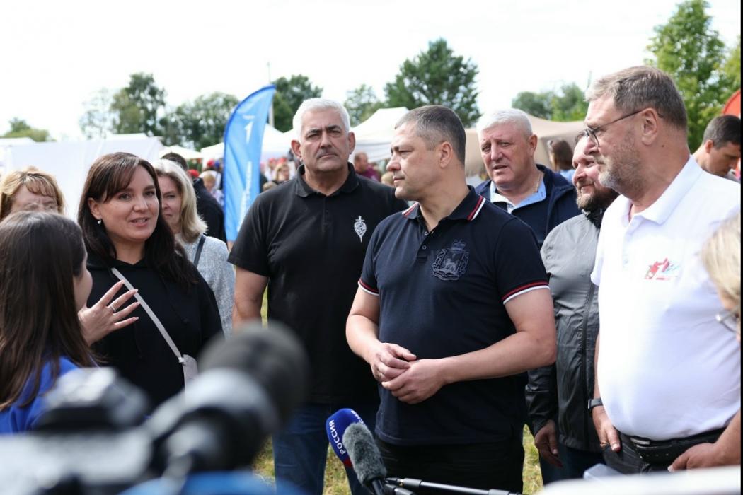 Михаил Ведерников посетил фестивали «Самолва 1242» и «Дружина первых» в Гдовском районе