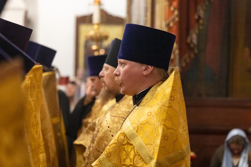 Поклониться святыне: мощи святителя Спиридона Тримифунтского в Троицком соборе в Пскове