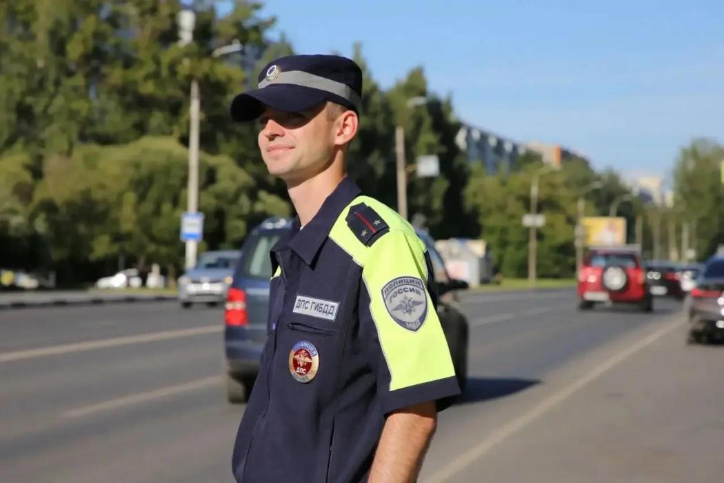 Полицейские проверили автомобили с иностранными номерами в Псковской области