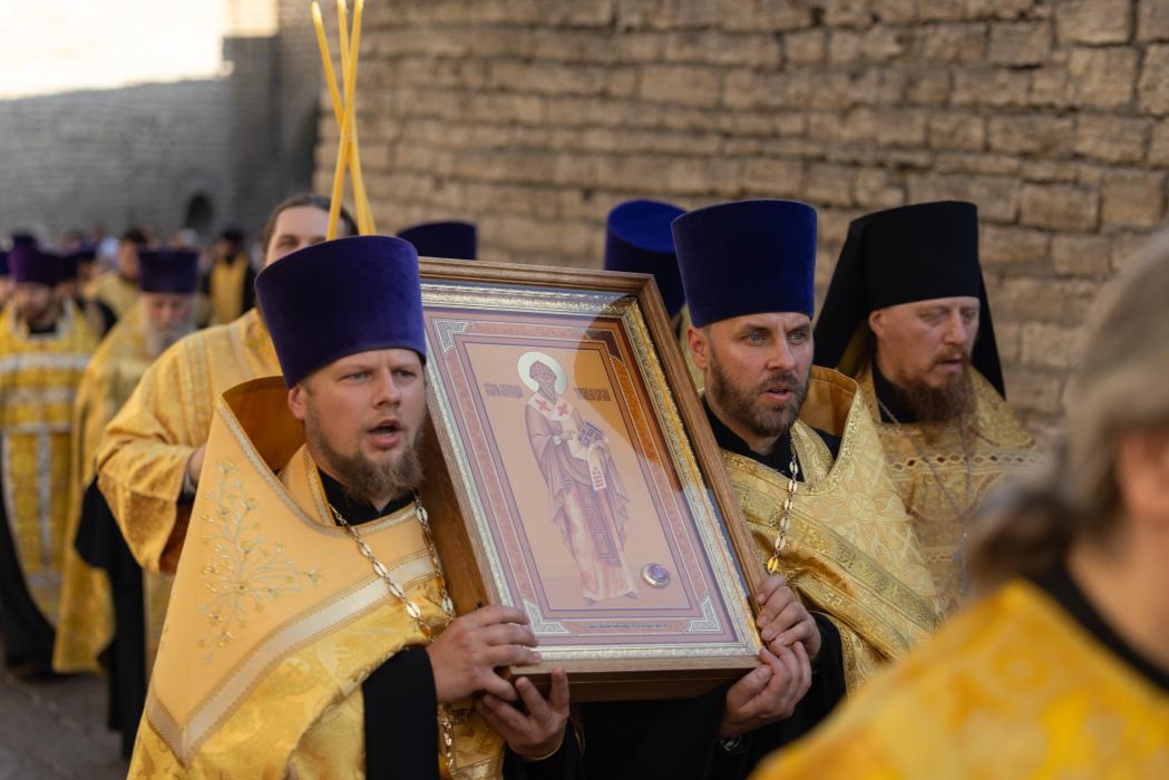 Поклониться святыне: мощи святителя Спиридона Тримифунтского в Троицком соборе в Пскове