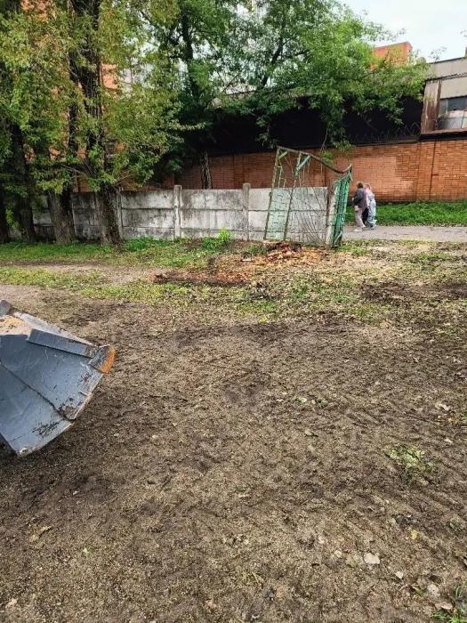Последствия шторма на спортивных объектах ликвидировали в Пскове 