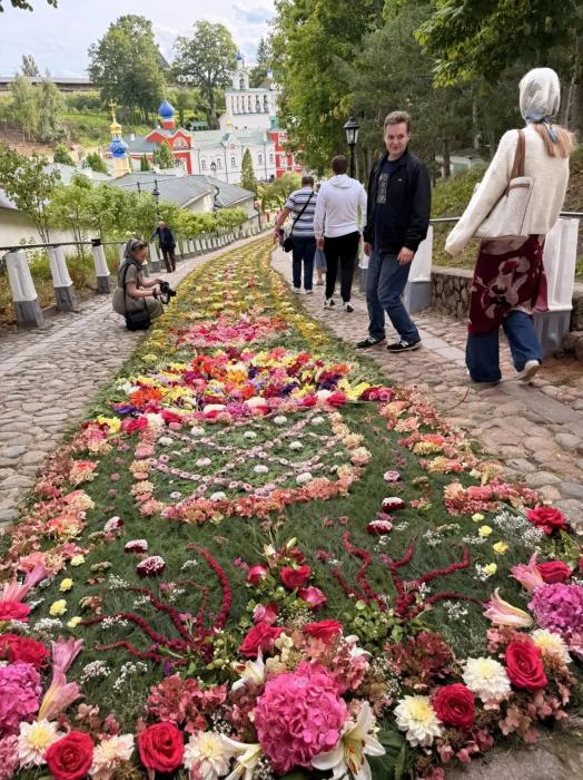 В Псково-Печерском монастыре готовятся к чину погребения Пресвятой Богородицы