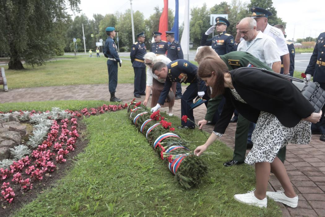 Память героев-десантников почтили в Пскове 