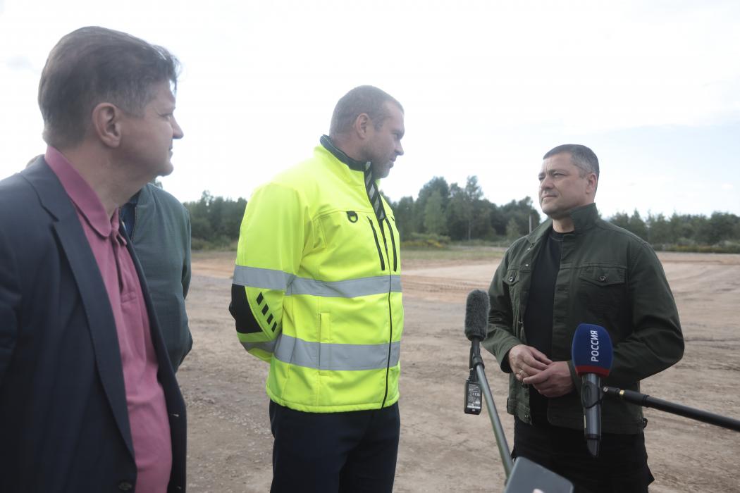 Ставка на качество дорог: новый АБЗ запустили в Псковской области