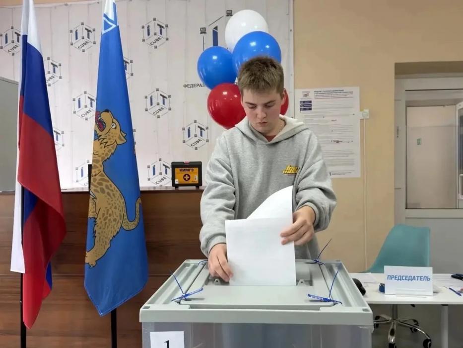 Жители Псковской области активно голосуют на выборах - избирком