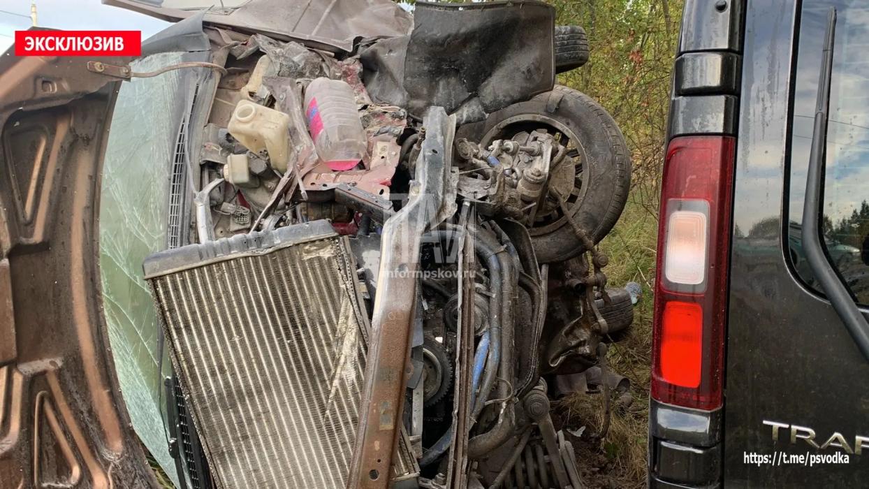 Тройное ДТП с пострадавшим произошло у деревни Логозовичи в Псковском районе