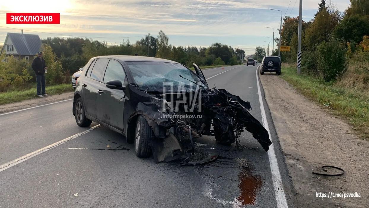 Тройное ДТП с пострадавшим произошло у деревни Логозовичи в Псковском районе