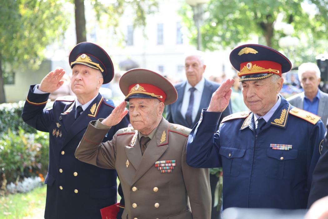 Митинг у памятника Кутузову прошёл в Пскове в годовщину Бородинского сражения