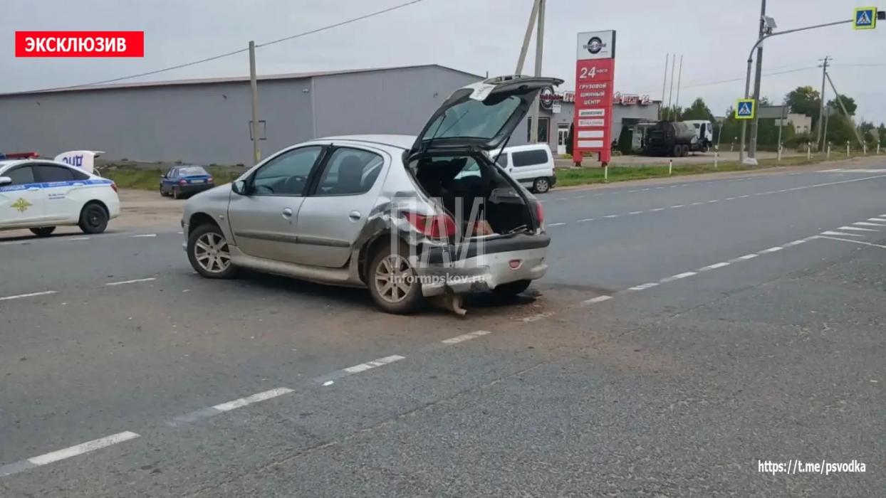 Попутное столкновение автомобилей Peugeot и Hyundai 