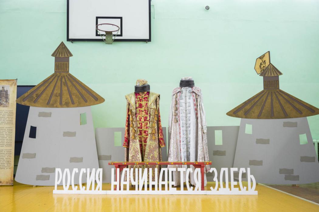 Избирательный участок в стиле Псковского веча
