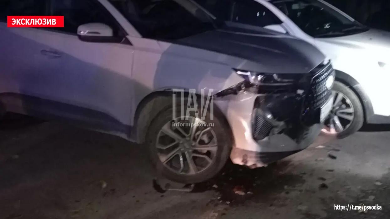 ДТП в Пскове на Рижском проспекте произошло из-за плохого самочувствия водителя ВАЗа