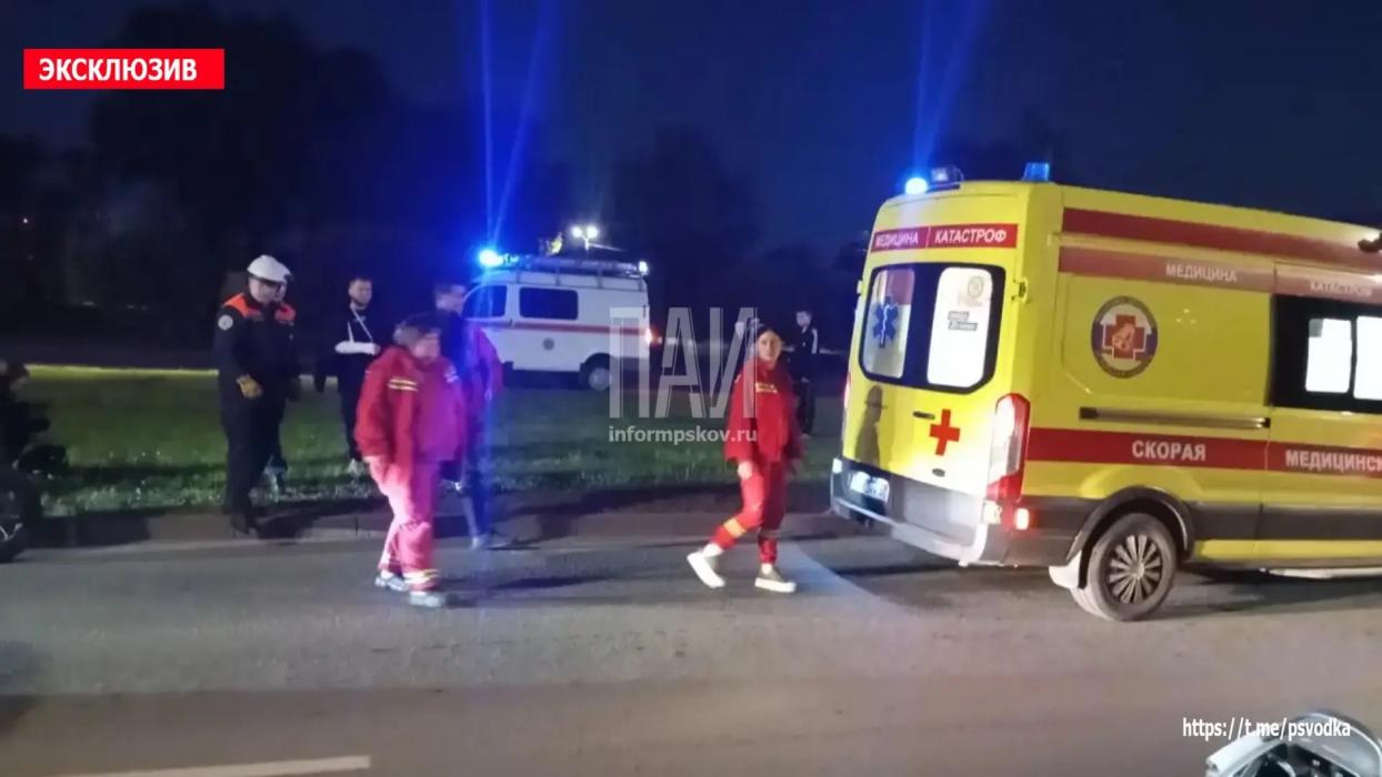 ДТП на улице Чудской в Пскове: 33-летний мотоциклист госпитализирован после падения