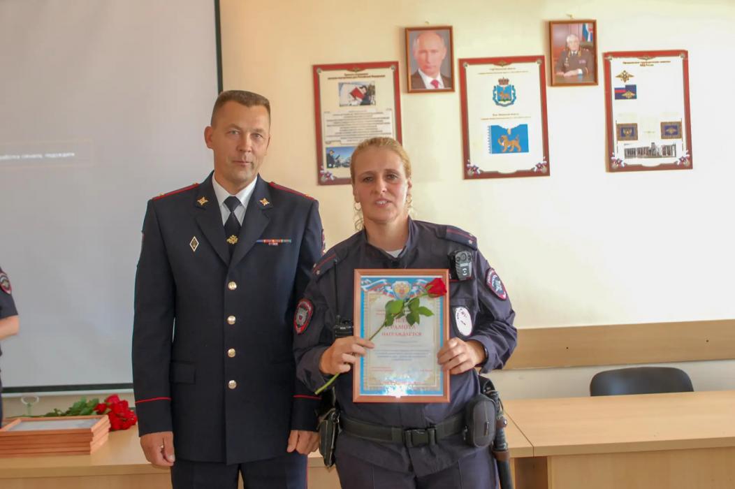 Сотрудников патрульно-постовой службы наградили в Пскове
