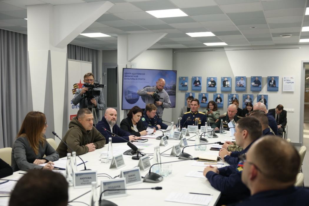 Встреча Михаила Ведерникова с представителями Псковской региональной общественной организации ветеранов СВО 
