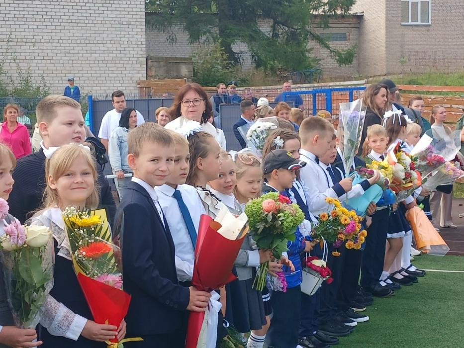 Торжественные линейки в муниципалитетах 