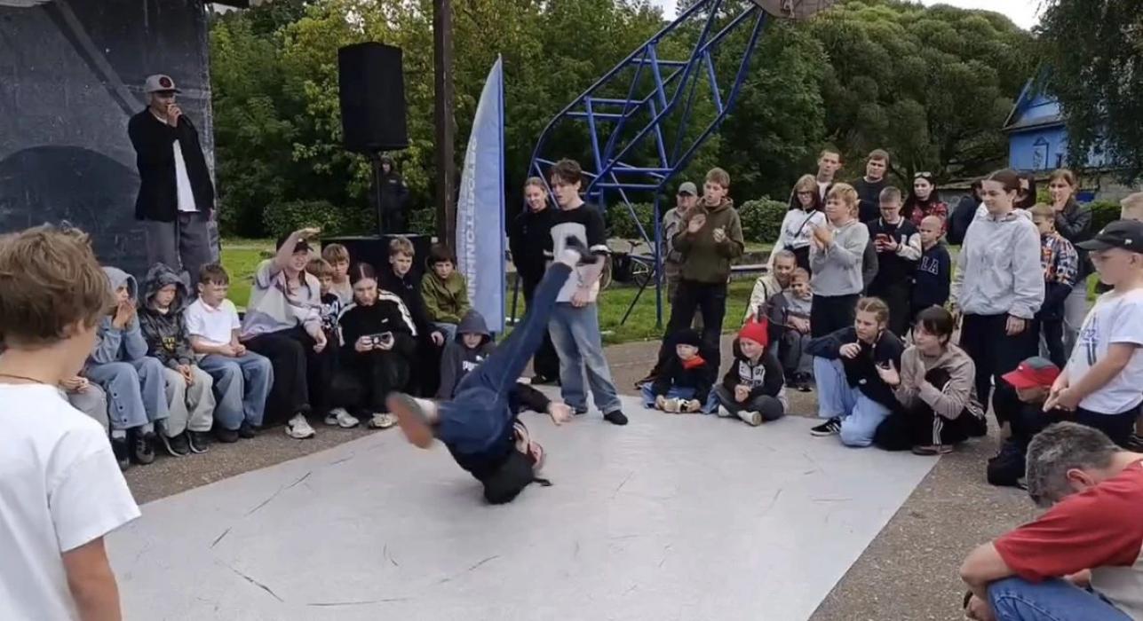 Фестиваль уличной культуры и спорта прошёл в Великих Луках