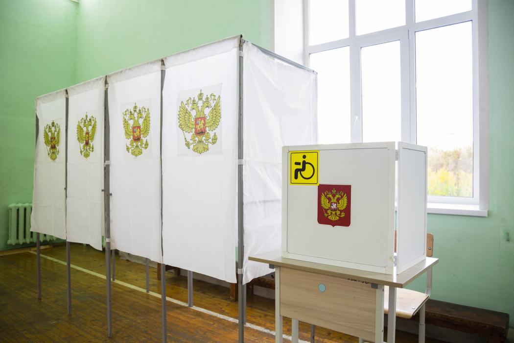 Избирательный участок в стиле Псковского веча